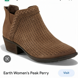 Earth Women’s Peak Perry Suede Booties